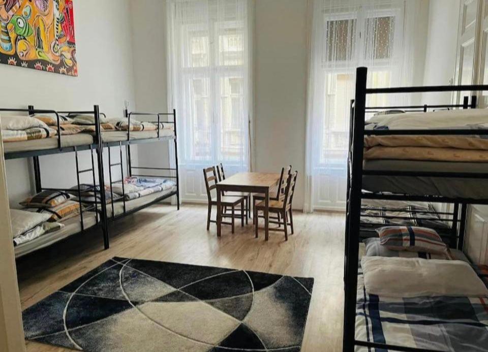 Doxie Rooms And Beds Budapest Extérieur photo